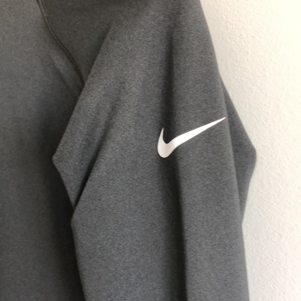 LIKE NEW Nike Pro Dri-fit Running Pullover - Picture 3 of 6